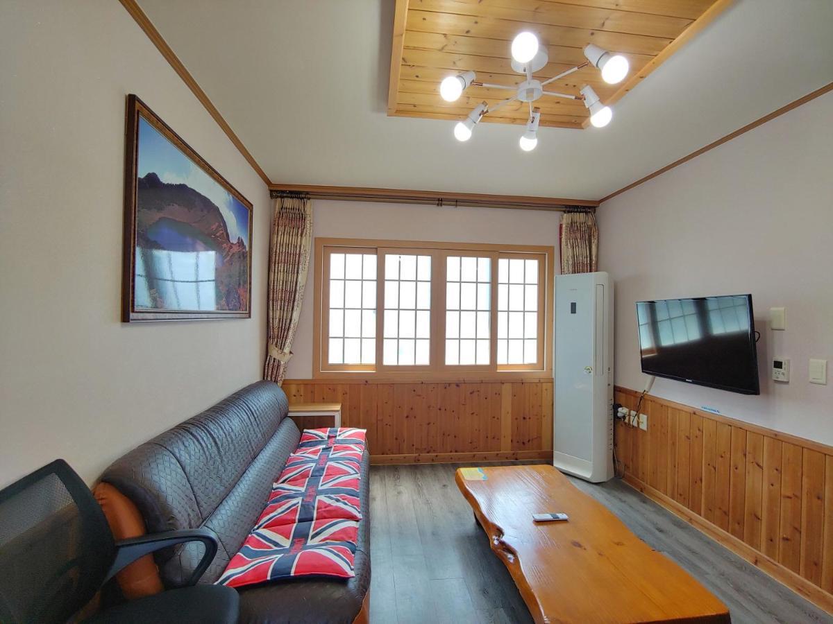 Gyulhouse Pension Seogwipo Luaran gambar
