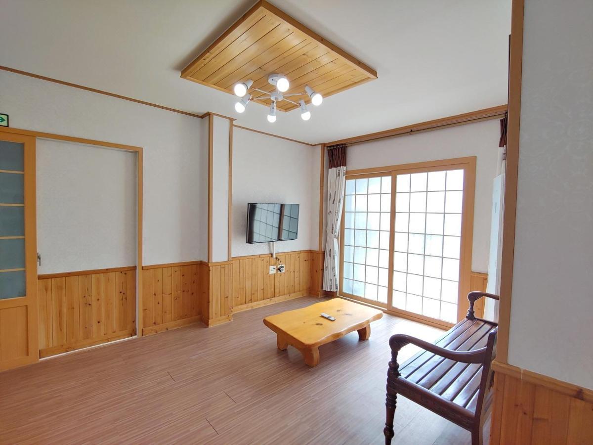 Gyulhouse Pension Seogwipo Luaran gambar