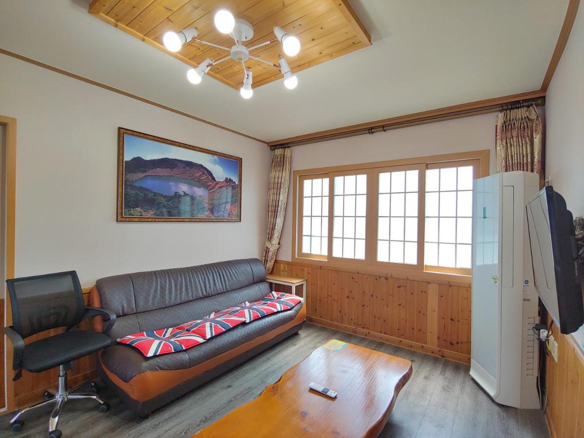 Gyulhouse Pension Seogwipo Luaran gambar