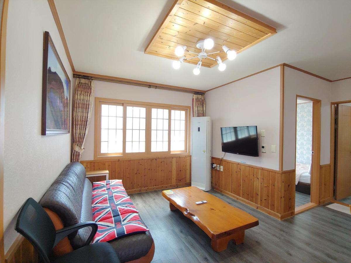 Gyulhouse Pension Seogwipo Luaran gambar